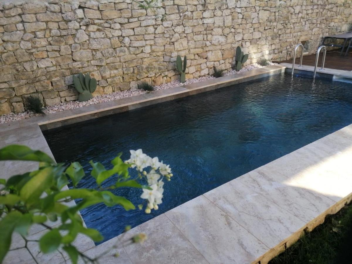 Uzès La Closerie Du Chateau מראה חיצוני תמונה